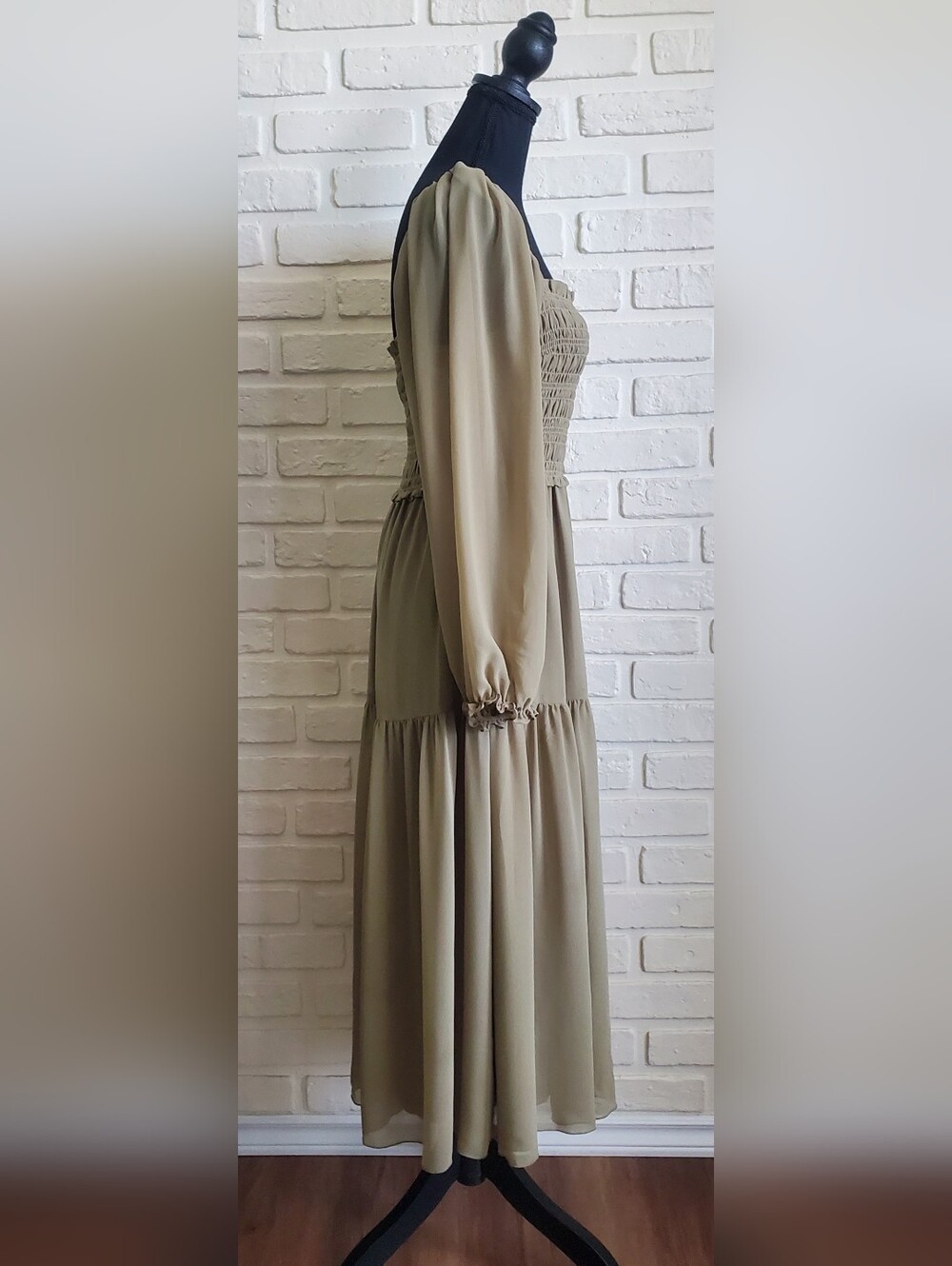 Aritzia Wilfred Nella Smocked Fete Chiffon Tiered Midi Dress Olive Green Medium - Picture 6 of 15